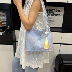 トートバッグ レディース 2way ホボバッグ 大容量 シルク 刺繍 新中華風 春 2026 新作 お洒落 通勤 旅行 便利 上品（1ヶ）