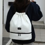 リュックサック レディース バックパック 軽量 ナイロン素材 ジム 旅行 お洒落 収納力抜群（1ヶ）