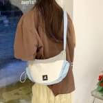 ショルダーバッグ ミニ 半月型 レディース おしゃれ 小さめ 軽い 軽量 斜めがけ 斜め掛け 肩掛け 肩かけ 小さい サコッシュ バッグ ミニバッグ （1ヶ）