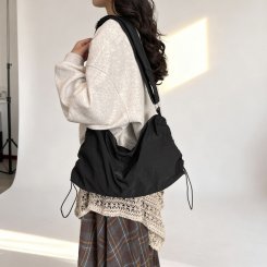 ショルダーバッグ レディース トートバッグ 大容量 ナイロン 旅行 外出 シンプル お洒落 2026新作（1ヶ）