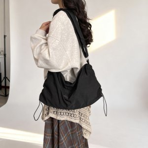 ショルダーバッグ レディース トートバッグ 大容量 ナイロン 旅行 外出 シンプル お洒落 2026新作（1ヶ）