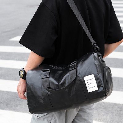 スポーツバッグ 旅行バッグ 2WAY 大容量 独立シューズポケット付き ジム 通勤 お洒落 PUレザー 収納便利（1ヶ）