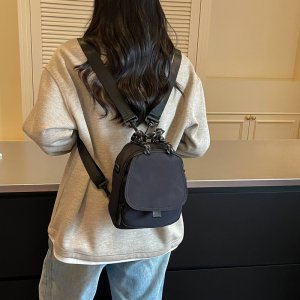 ミニリュック レディース 小さめバックパック 軽量無地 通勤通学 お出かけ 秋の短途旅行 コーデ合わせやすい 背負い負担なし（1ヶ）