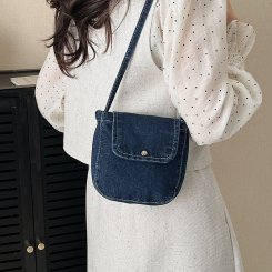 ショルダーバッグ レディース デニム ショルダーバッグ ジッパー閉め 春 日常 お出かけ 日系 カジュアル お洒落 多用途 新作（1ヶ）