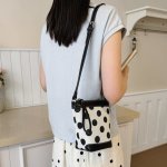 バケットバッグ レディース 旅行鞄 2way ポリウレタン ポルカドット ジップ 通勤 お出かけ 2026新作 シンプル カジュアル（1ヶ）