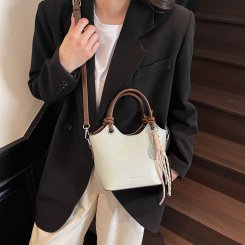 ハンドバッグ レディース PUトートバッグ 斜めがけバッグ 女性 斜め掛け ショルダーバッグ 2way 大人カジュアル エレガント 通勤 旅行（1ヶ）