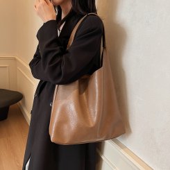 トートバッグ 軽量 ハンドバッグ PUレザー ポシェットレディース 大容量 手提げ 肩掛け ショルダーバッグ A4 鞄 大人 通勤 通学（1ヶ）