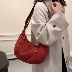 ショルダーバッグ レディース 斜め掛け 大人 軽量 おしゃれ かっこいい 斜めかけ ナイロン バッグ ショルダー ワンショルダー 春 夏 秋 冬 大容量（1ヶ）