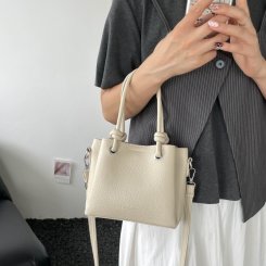 トートバッグ レディース 2way ショルダーバッグ 春夏新作 マルチポケット PU素材 通勤 お洒落 シンプル お出かけ（1ヶ）