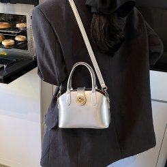 ショルダーバッグ レディース 斜めがけ PU ミニ ママ 大容量 軽量 斜め掛け おしゃれ カラフル ミニショルダー 2way 通勤バッグ（1ヶ）