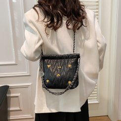 PUバッグ レディース チェーンバッグ ショルダーバッグ 手提げバッグ 肩掛けバッグ 斜めがけ 大人 かばん お出かけ 普段使い 通勤 通学（1ヶ）