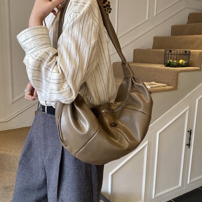 斜挎包 レディース 2wayバッグ 大容量 通勤 日常 2026新作 お洒落なデザイン ラグジュアリー風（1ヶ）