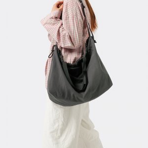 トートバッグ レディース ショルダーバッグ 大容量 オックスフォード生地 シンプル ストリートスタイル 通勤 日常使い 使いやすい（1ヶ）