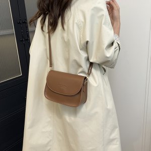 ショルダーバッグ レディース 2wayバッグ 小サイズ スクエア型 馬鞍デザイン レトロ ロック留め 通勤に お出かけ 夏の新作 シンプルでお洒落（1ヶ）