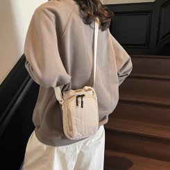 ナイロン 縦型 ショルダーバッグ レディース ボディバッグ PU 合皮 女性 スマホポーチ ミニバッグ 斜め掛け ファッション レジャー（1ヶ）