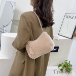 秋バッグ レディースショルダーバッグ 無地 女性 ベルトと金具 メッセンジャーバッグ 斜め掛け 斜めがけ 秋冬 大人カジュアル エレガント 通勤 旅行（1ヶ）