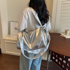 シンプルショルダーバッグ 2way 軽量 通勤 旅行 スポーツ お洒落 プチプラ おしゃれ レディース（1ヶ）