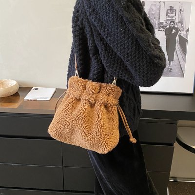 巾着バッグ リュック レディース 巾着 バッグ ナイロン ころんと可愛い キレイめ 2way 秋冬 使いやすい 収納力 通勤 通学 バッグ（1ヶ）