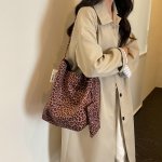 トートバッグ 2way ショルダーバッグ レディース 大容量収納 通勤 買い物 2026早秋新作 ゆったりシルエット 被らないデザイン お洒落 小旅行 デート 合わせやすい（1ヶ）