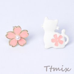 デザインピアス 桜＆猫ピアス（1ペア）