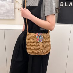 斜め掛け ショルダーバッグ レディース ミニショルダー バッグ かわいい 上品 軽量 軽い カジュアル 小さめ コンパクト 肩がけ 編み込み バッグ（1ヶ）